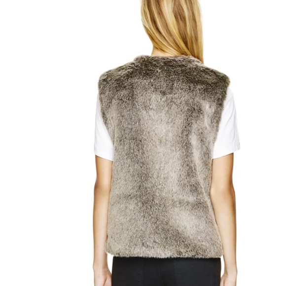 Aritzia Talula Faux Fur Vest Jacket - Picture 2 of 16